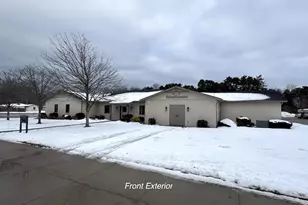 1627 W Lakewood Blvd, Holland, MI 49424 - Photo 1