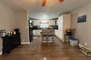 432 E Vine St, Vicksburg, MI 49097 - Photo 7