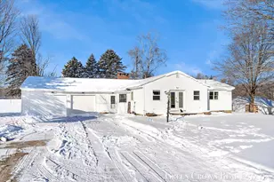 12449 S Catalpa Ave, Grant, MI 49327 - Photo 1