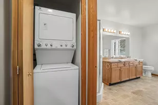 38 W Scotts Dr, Holland, MI 49424 - Photo 11