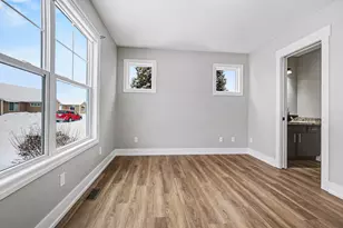 3910 Branagan Ct, Kentwood, MI 49512 - Photo 5