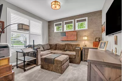 303 Terry Avenue, Rochester, MI 48307 - Photo 15