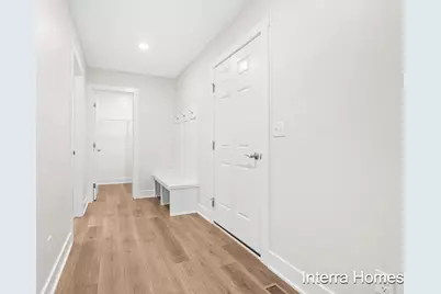 1571 N Village Circle, Kalamazoo, MI 49009 - Photo 15