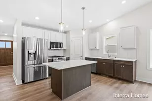 1571 N Village Cir, Kalamazoo, MI 49009 - Photo 3