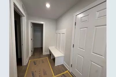 1571 N Village Circle, Kalamazoo, MI 49009 - Photo 7