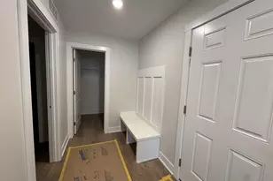 1571 N Village Cir, Kalamazoo, MI 49009 - Photo 7