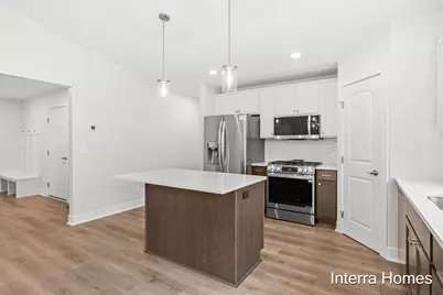 1571 N Village Circle, Kalamazoo, MI 49009 - Photo 5