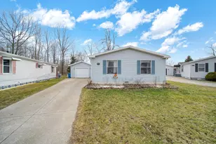 809 Missouri River Dr, Adrian, MI 49221 - Photo 3