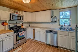 712 S Lagrave St, Paw Paw, MI 49079 - Photo 5