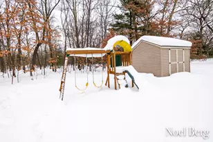 340 E River Rd, Muskegon, MI 49445 - Photo 29