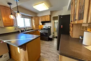 2184 Cumberland Dr, Troy, MI 48085 - Photo 15