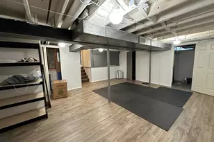 2184 Cumberland Dr, Troy, MI 48085 - Photo 41