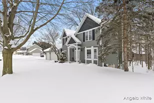 5361 Cottondale St SW, Wyoming, MI 49519 - Photo 3