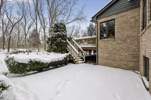 10056 Rosemarie Run, Brighton, MI 48114 - Photo 45