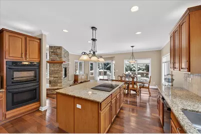 10056 Rosemarie Run, Brighton, MI 48114 - Photo 15