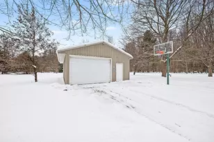 425 E Sternberg Rd, Norton Shores, MI 49441 - Photo 23