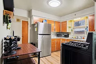 1759 Cambridge Dr SE, Grand Rapids, MI 49506 - Photo 9