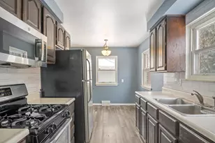 27576 MacKenzie Dr, Westland, MI 48185 - Photo 11