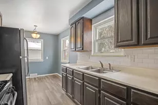 27576 MacKenzie Dr, Westland, MI 48185 - Photo 9