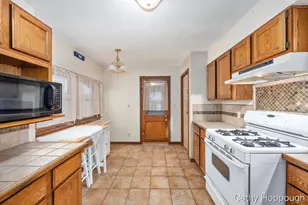 346 E Washington St, Ionia, MI 48846 - Photo 11