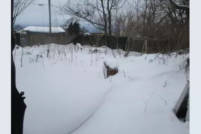 612 N Crystal Avenue, Benton Harbor, MI 49022 - Photo 5