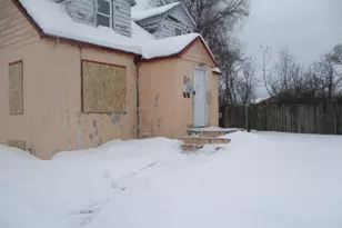 612 N Crystal Ave, Benton Harbor, MI 49022 - Photo 3