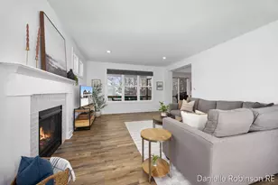 3361 Box Elder Dr, Jenison, MI 49428 - Photo 9