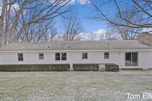 2111 Timberlane Dr, Jenison, MI 49428 - Photo 7