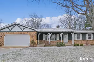 2111 Timberlane Dr, Jenison, MI 49428 - Photo 3