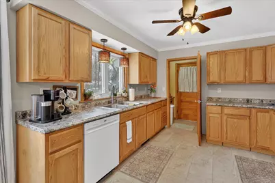 250 S 22nd Street, Battle Creek, MI 49015 - Photo 9