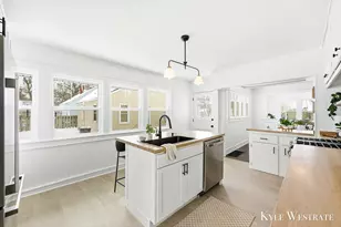 341 Holly St SW, Wyoming, MI 49548 - Photo 13