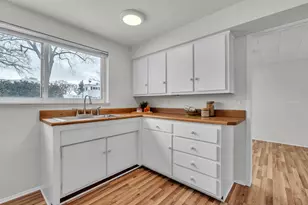 457 Donnalee Dr, Monroe, MI 48162 - Photo 9