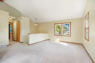 1370 Manorwood Dr SE, Grand Rapids, MI 49508 - Photo 3
