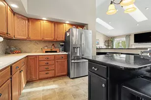 1335 N Silo Ridge Dr, Ann Arbor, MI 48108 - Photo 9