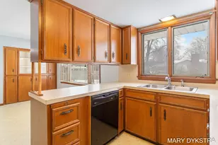 409 W Lakewood Blvd, Holland, MI 49424 - Photo 21