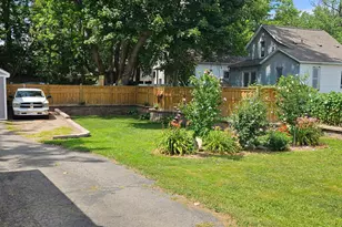 1012 Mills St, Kalamazoo, MI 49001 - Photo 9