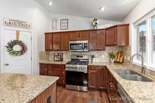 8531 Twin Lakes Dr, Jenison, MI 49428 - Photo 11