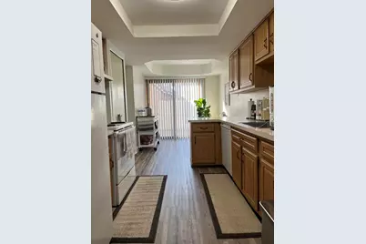 29077 Tiffany Drive W, Southfield, MI 48034 - Photo 5