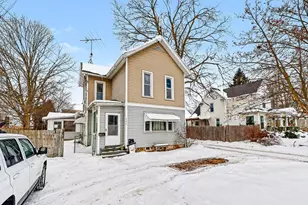 118 N Hudson St SE, Lowell, MI 49331 - Photo 3