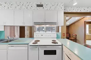 924 Bellclaire Ave SE, Grand Rapids, MI 49506 - Photo 13