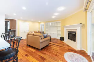 26036 Parke Ln, Grosse Ile, MI 48138 - Photo 7