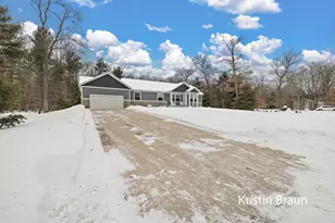 3023 Angelwood Dr, Muskegon, MI 49445 - Photo 3