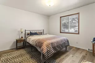 5646 Leisure S Dr SE, Grand Rapids, MI 49548 - Photo 13