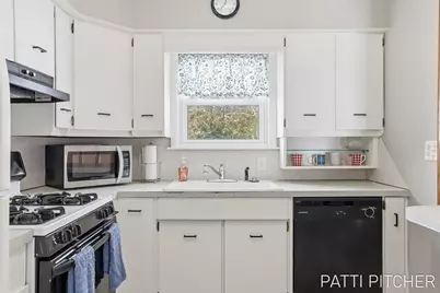 2117 Columbus Avenue, Norton Shores, MI 49441 - Photo 13