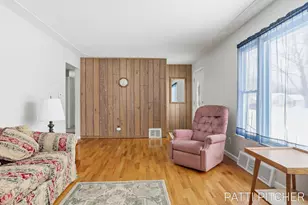 2117 Columbus Ave, Norton Shores, MI 49441 - Photo 11