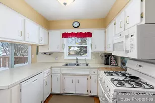 5886 Bramalea Ave SE, Grand Rapids, MI 49508 - Photo 7