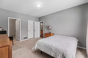 228 W Oakbrook Dr, Ann Arbor, MI 48103 - Photo 15