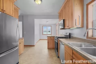 5105 Perry St, Zeeland, MI 49464 - Photo 7