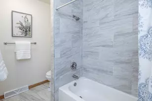 2514 Townhouse Ln, Kalamazoo, MI 49001 - Photo 13