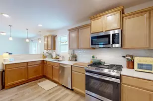 803 Parkwood Dr, Greenville, MI 48838 - Photo 7